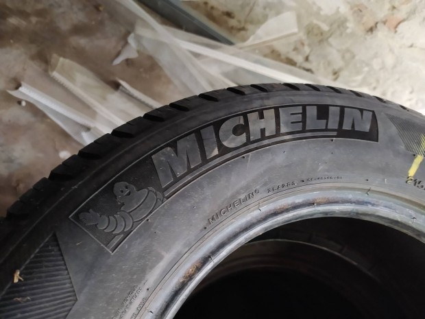 Eladó 4db jó Michelin nyári gumi garnitúra 215 65 r16