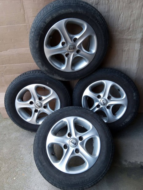 Elad 4db knnyfm felni, csak egyben!