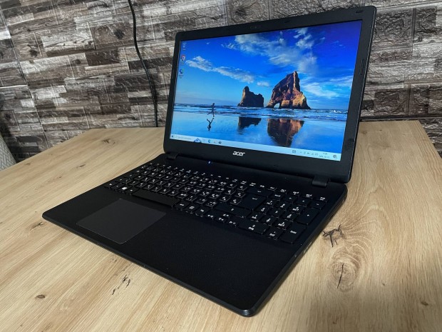 Elad 4magos Intel Acer laptop (4GB Ram, 500GB HDD)