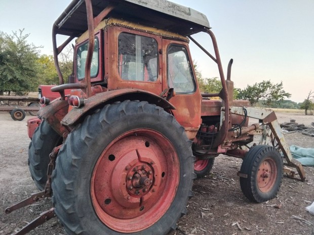 Eladó 50 es MTZ homlokrakodós kraktor