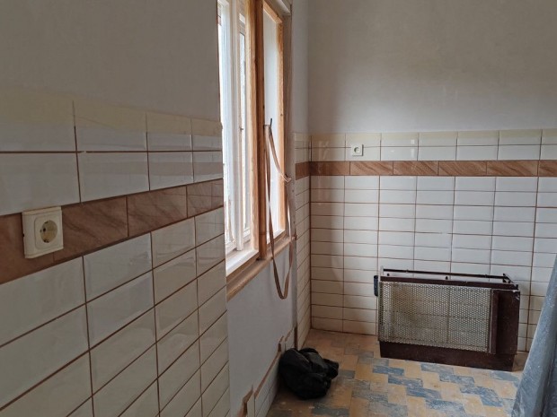 Elad� 50 nm-es Csal�di h�z Zalaegerszeg