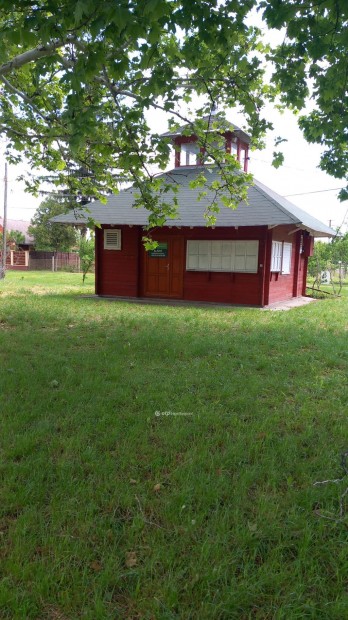 Elad� 50 nm-es Cukr�szda, pressz� Balatonkereszt�r R�gi 6-os �t,