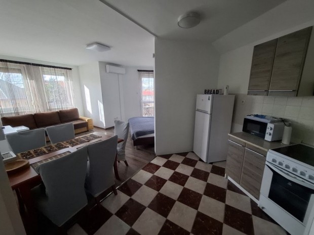 Elad� 50 nm-es Fel�j�tott t�gla lak�s Hajd�szoboszl�