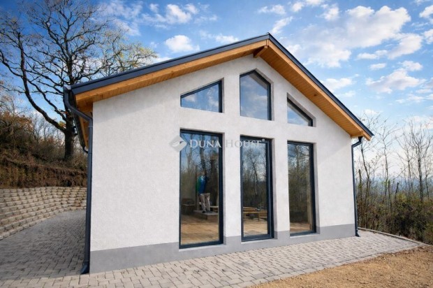 Elad� 50 nm-es h�z Esztergom