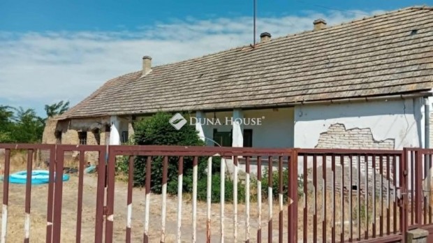 Elad� 50 nm-es h�z Pincehely