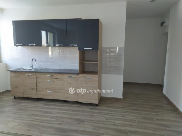 Elad� 50 nm-es lak�s Verpel�t