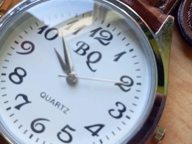 Eladó 50db os új állapotu női karóra csomag