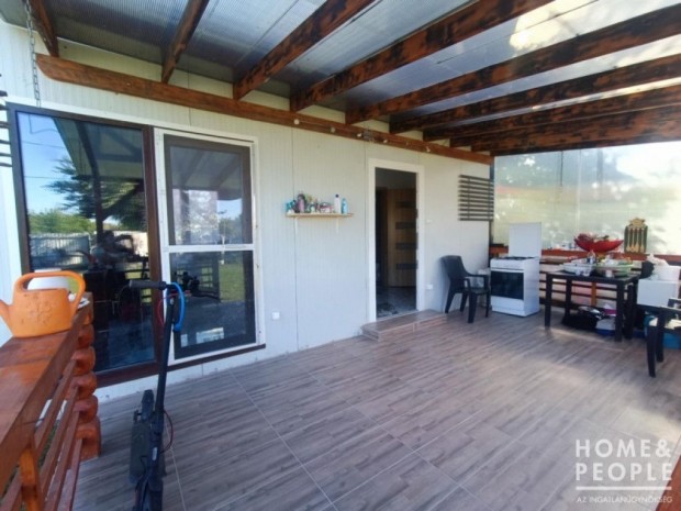 Elad� 51 nm-es �jszer� �llapot� Csal�di h�z Szeged Subasa