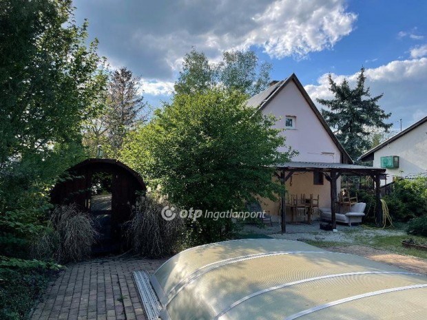 Elad� 52 nm-es h�z Gyula