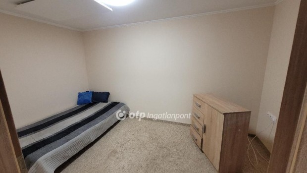 Elad� 52 nm-es h�z J�szj�k�halma