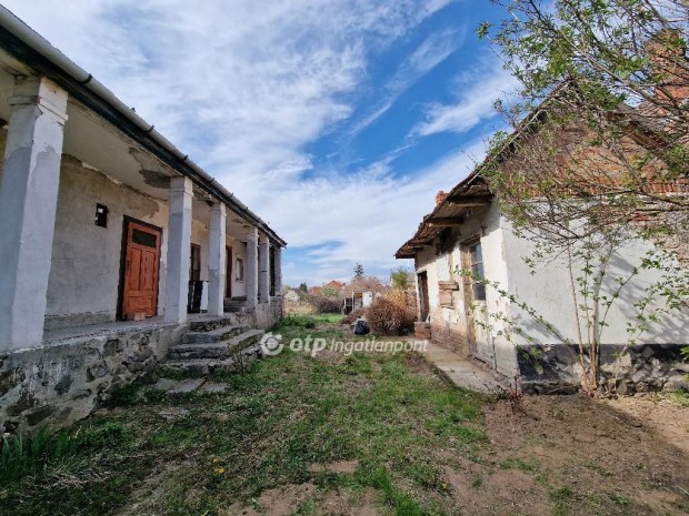 Elad� 52 nm-es h�z Szurdokp�sp�ki