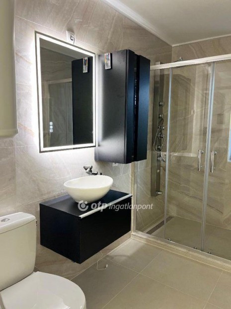 Elad� 52 nm-es lak�s Koml�