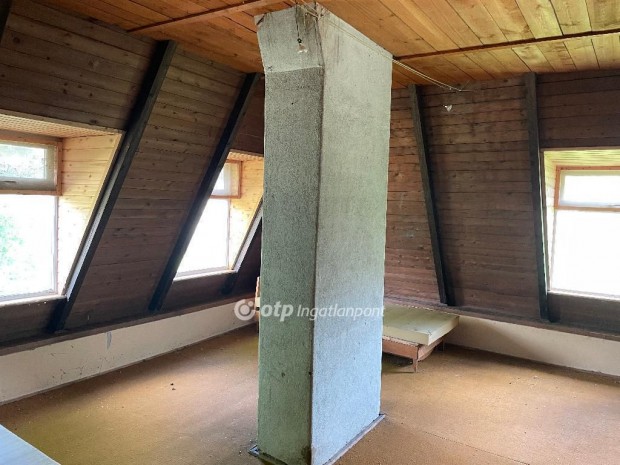 Elad� 53 nm-es h�z Gyula