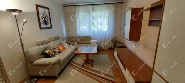 Elad� 53 nm-es lak�s Gy�r