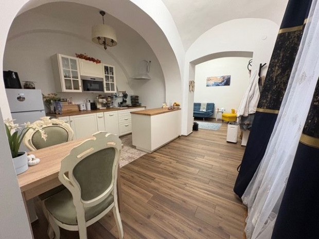 Elad� 54 nm-es Fel�j�tott t�gla lak�s Sz�kesfeh�rv�r