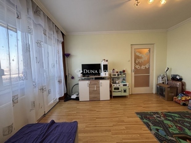 Elad� 54 nm-es lak�s Debrecen