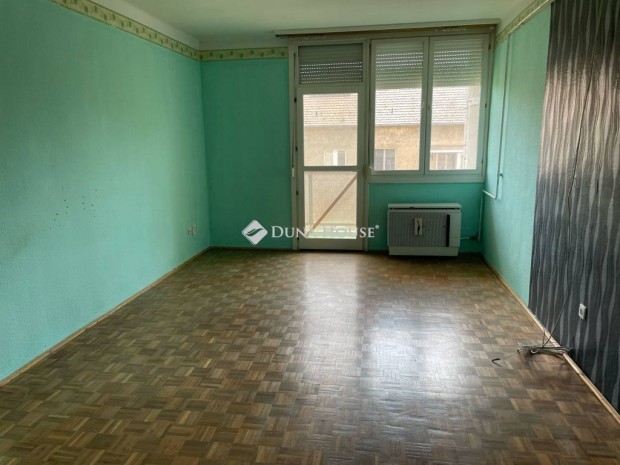 Elad� 54 nm-es lak�s Orosh�za