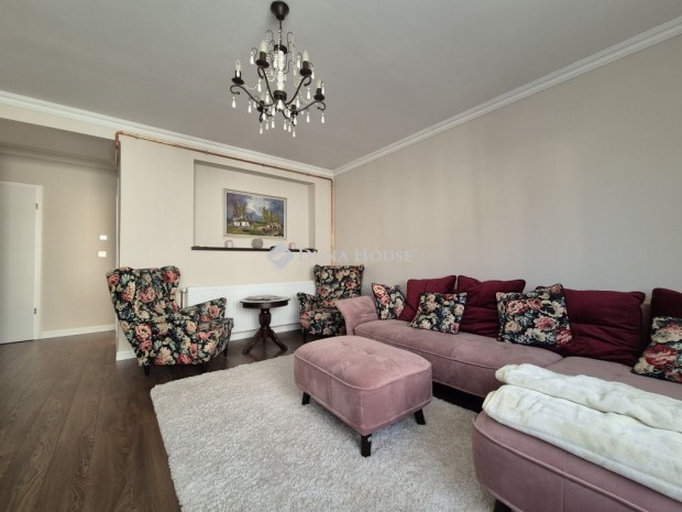 Elad� 54 nm-es lak�s Si�fok