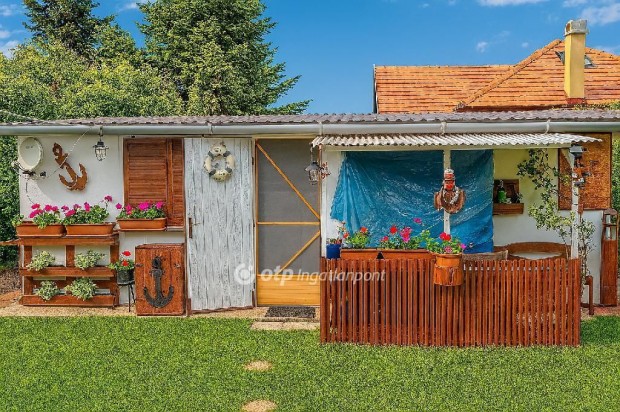 Elad� 550 nm-es telek Kiskunlach�za