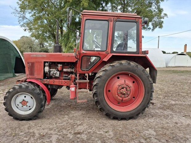 Eladó 552E, 80-as motoros, felező váltós!
