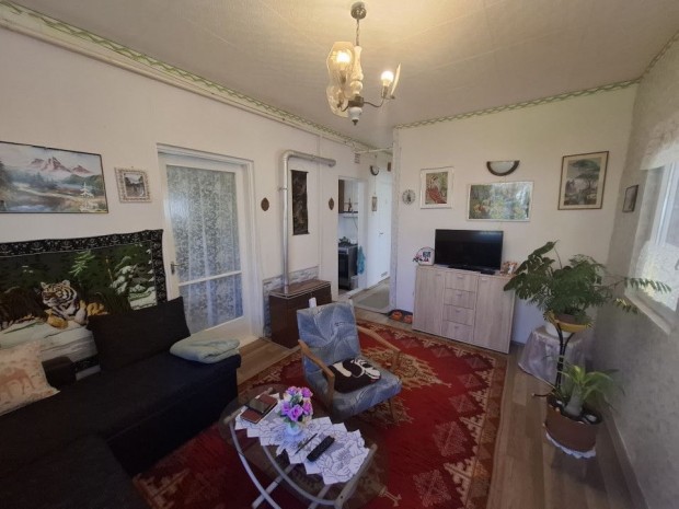 Elad� 55 nm-es K�zepes �llapot� �d�l�, nyaral� Hajd�szoboszl�