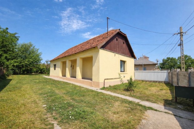 Elad� 55 nm-es h�z Derecske