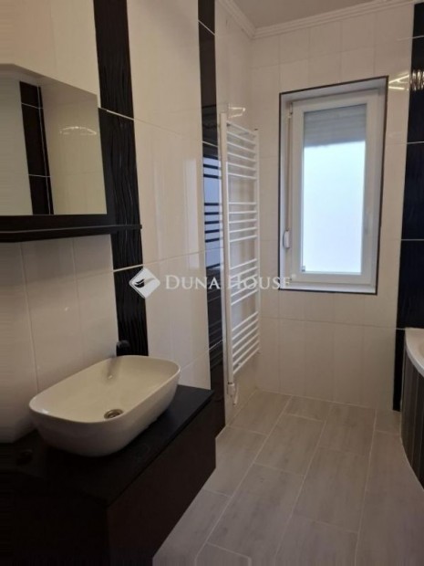 Elad� 55 nm-es lak�s Szeksz�rd