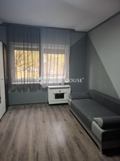 Elad� 55 nm-es lak�s Szeksz�rd