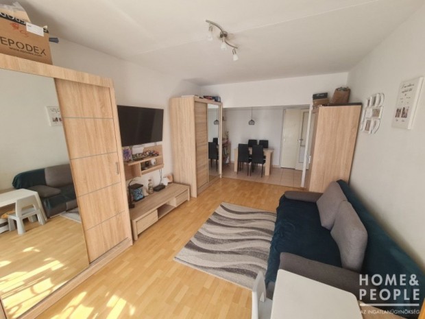 Elad� 55 nm-es t�gla lak�s Szeged Makkosh�z