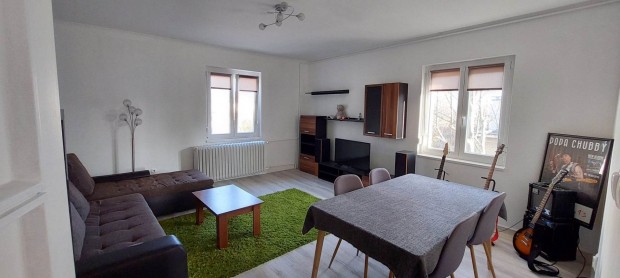 Eladó 56 m2 tégla lakás, Győr