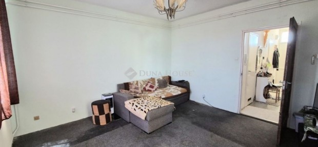 Elad� 56 nm-es lak�s Kistelek