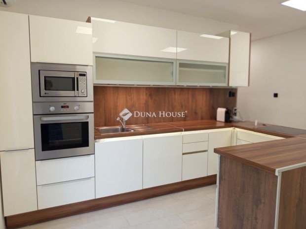 Elad� 56 nm-es lak�s Koml�