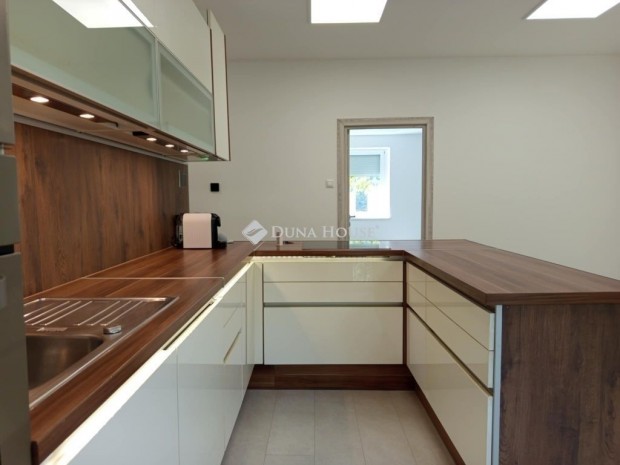 Elad� 56 nm-es lak�s Koml�