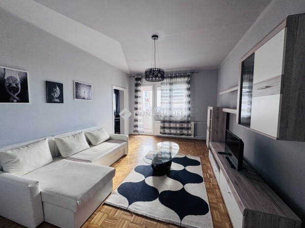 Elad� 56 nm-es lak�s P�cs