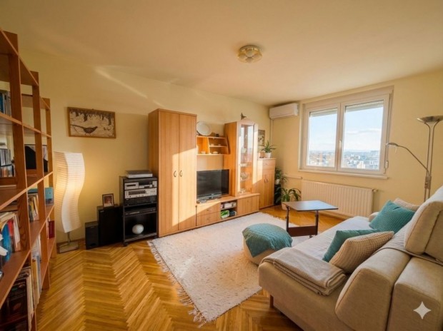 Elad� 56 nm-es lak�s Sz�kesfeh�rv�r