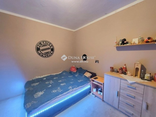 Elad� 56 nm-es lak�s Szeksz�rd