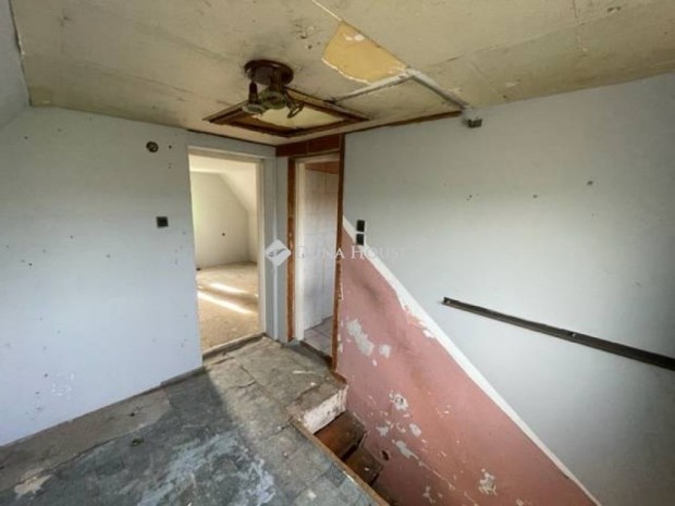 Elad� 57 nm-es h�z Pilis