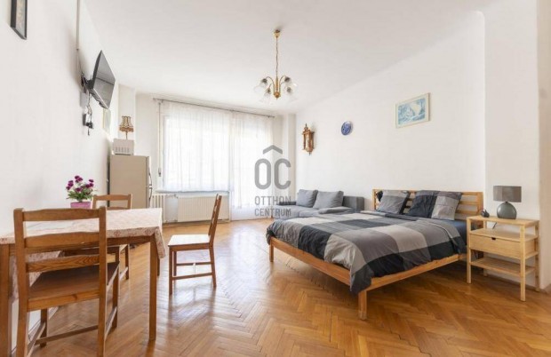 Elad� 57 nm-es lak�s Budapest 8. ker. #5062331