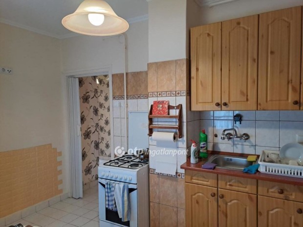 Elad� 57 nm-es lak�s Gy�ngy�s