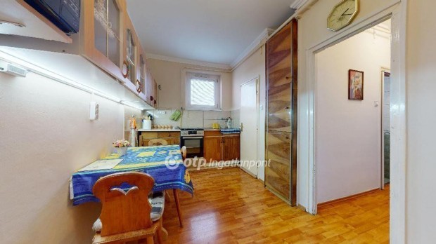 Elad� 57 nm-es lak�s, Miskolc Irinyi J�nos utca