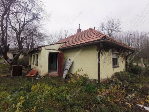 Elad� 58 nm-es h�z Hah�t