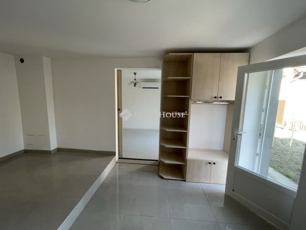 Elad� 58 nm-es h�z Kecskem�t