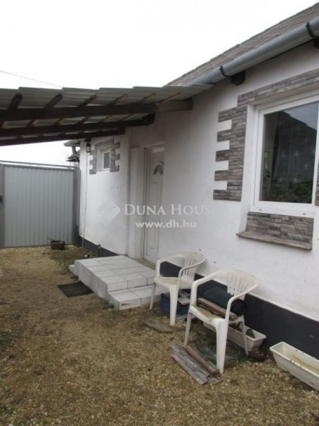 Elad� 58 nm-es h�z Kisv�rda