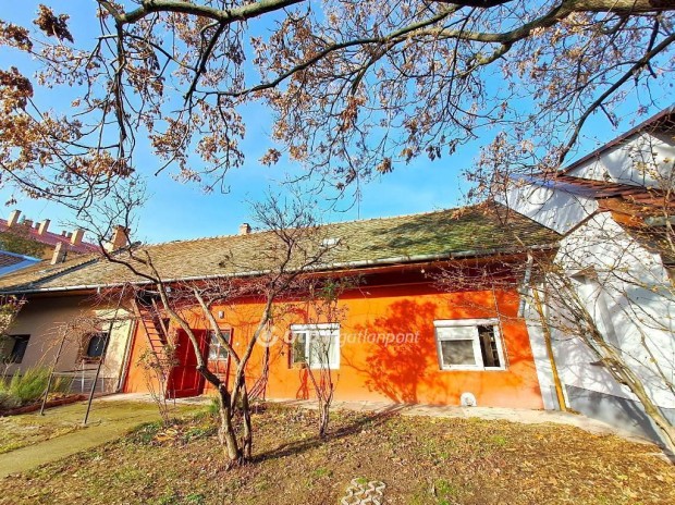 Elad� 58 nm-es lak�s Kecskem�t