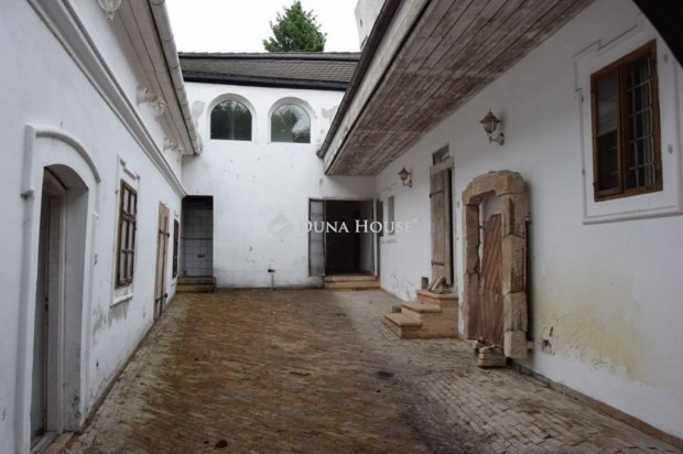 Elad� 590 nm-es h�z Szentendre