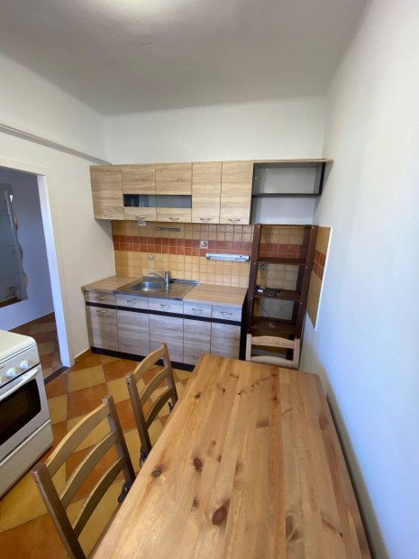 Elad� 59 nm-es, 2 szob�s vil�gos lak�s Gy�r Belv�ros�ban tulajdonost�l