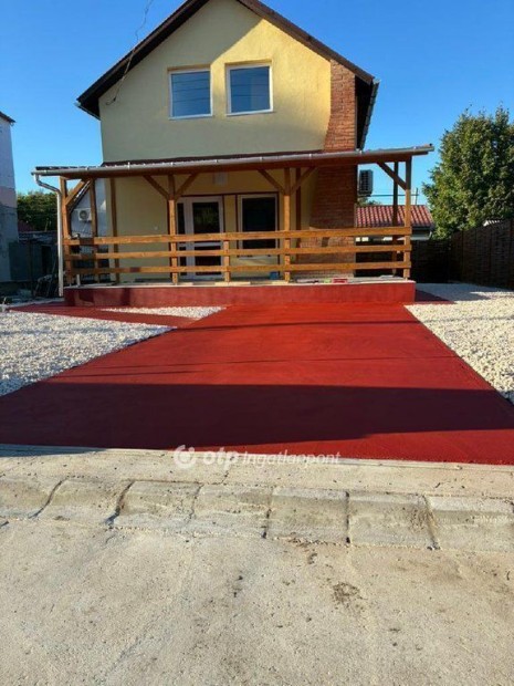 Elad� 59 nm-es h�z Tiszak�cske