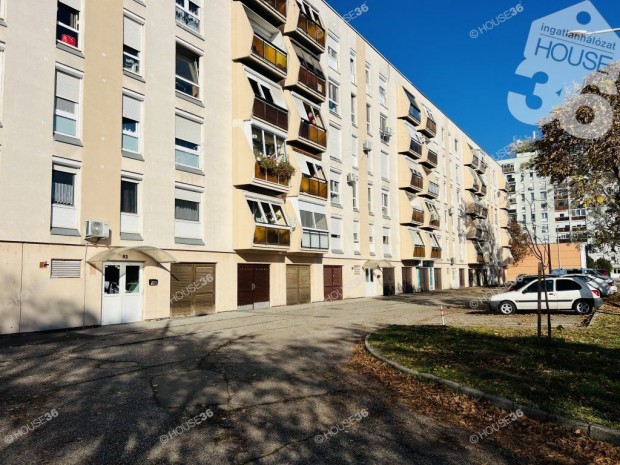 Elad� 59 nm-es lak�s Szeksz�rd