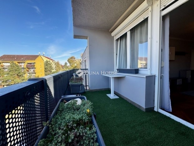 Elad� 59 nm-es lak�s Vasv�r