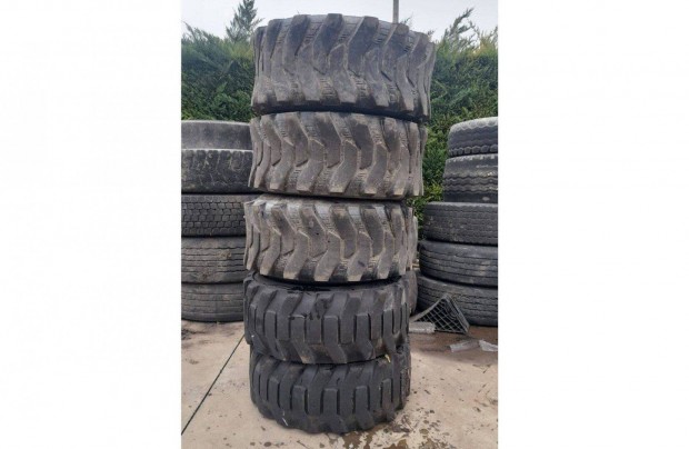 Eladó 5 db 12x16.5 Bobcat gumi